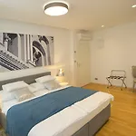 בית הארחה Luxury Paula - In The Old Town 4*