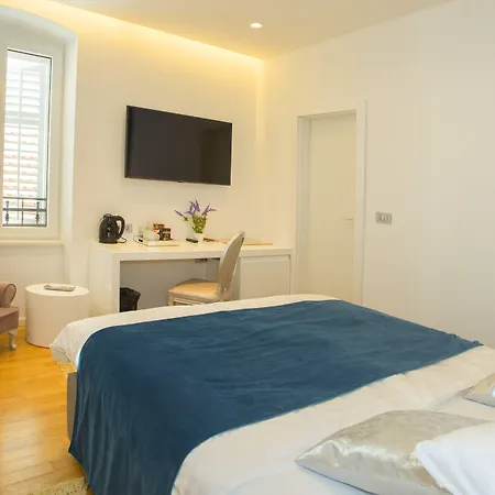 Casa de hóspedes Luxury Paula 4*