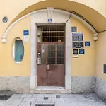 Maison d'hôtes Luxury Paula - In The Old Town 4*