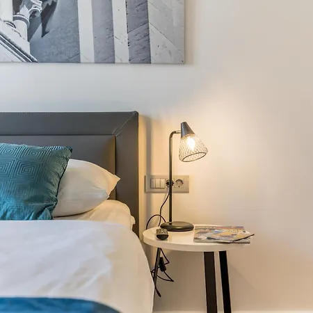 Luxury Paula - In The Old Town Гостьовий будинок 4*