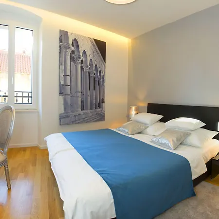 Pensión Luxury Paula - In The Old Town