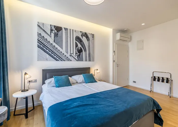 Luxury Paula - In The Old Town 4*
