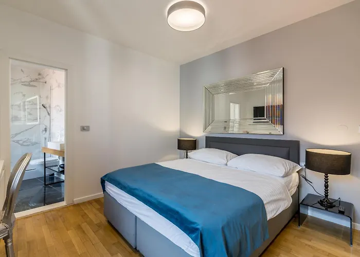 Luxury Paula - In The Old Town 4*
