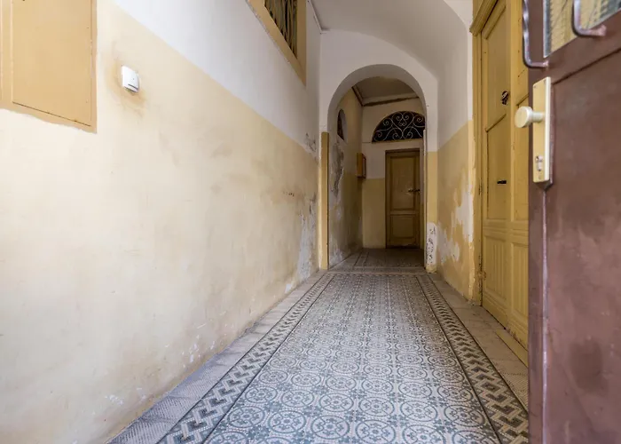 Luxury Paula - In The Old Town 4*